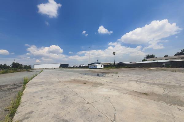 This prime property in Jupiter Germiston offers a vast 13,000m2 paved truck yard, ideal ...