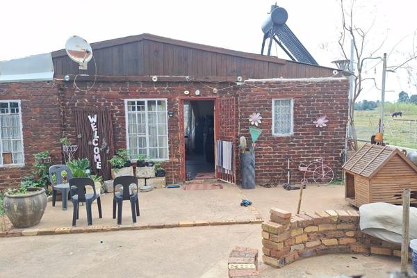 This &#160;1.9 hHa Smallholding in Endicott offers:
2 Houses on plot
Main property offers:

2 Bedrooms
1 Bathroom
Kitchen
TV ...