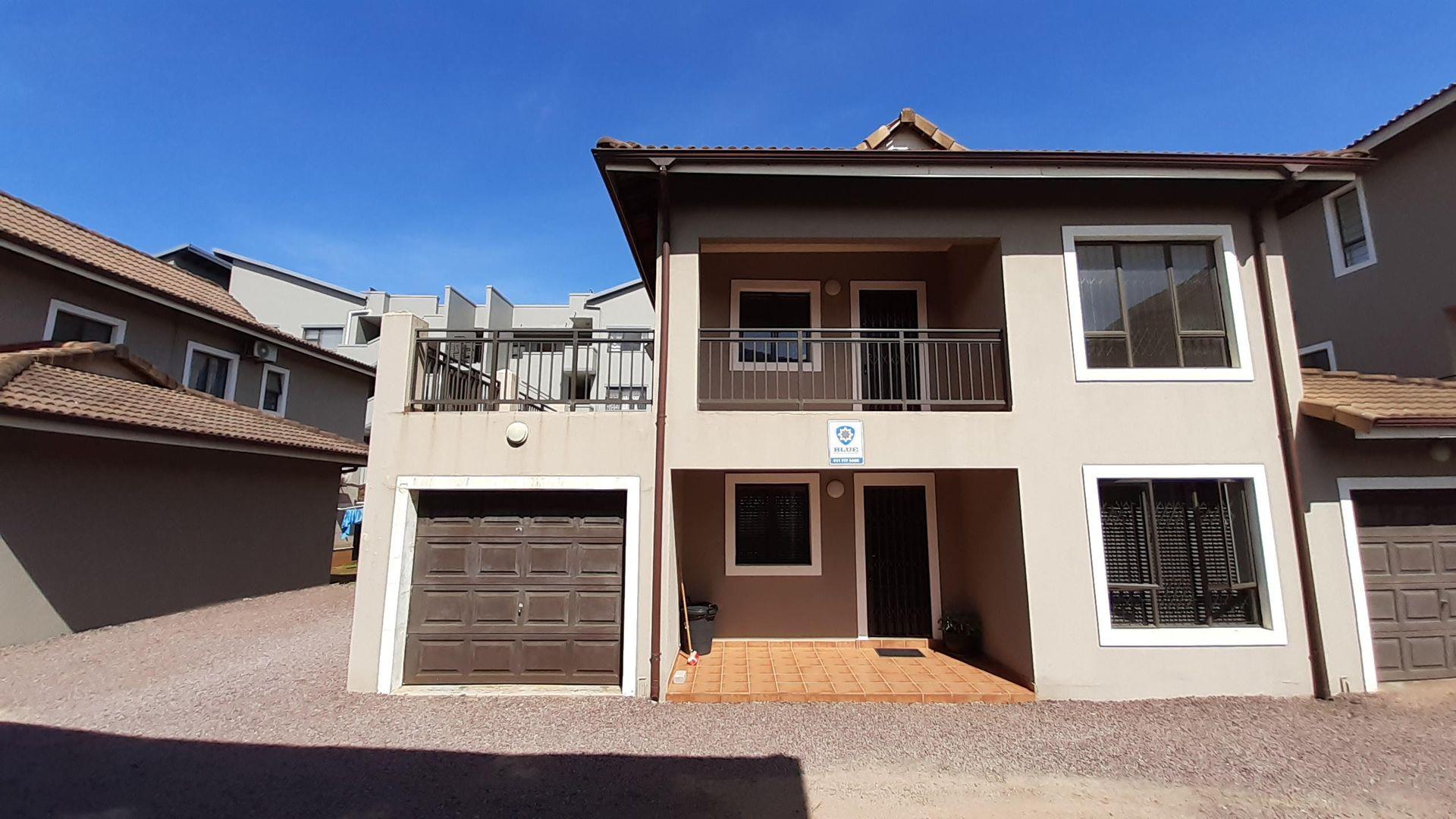3 Bedroom Townhouse for sale in Winklespruit P24113921718