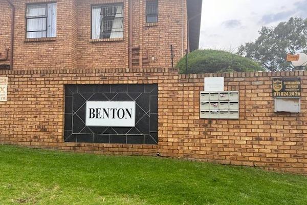 Priced at R900 000.00, this 2 bedroom townhouse is a must see!!
Why buy this property? If offers:
- 2 bedrooms (fitted with BICs ...