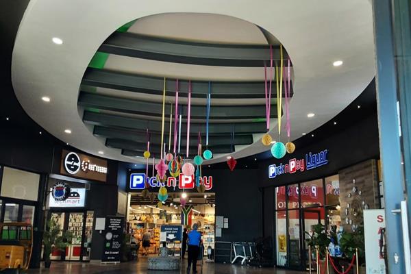 Retail Property in a retail center in 
Noordhoek - Bloem, Bloemfontein
Smal retail shop ...