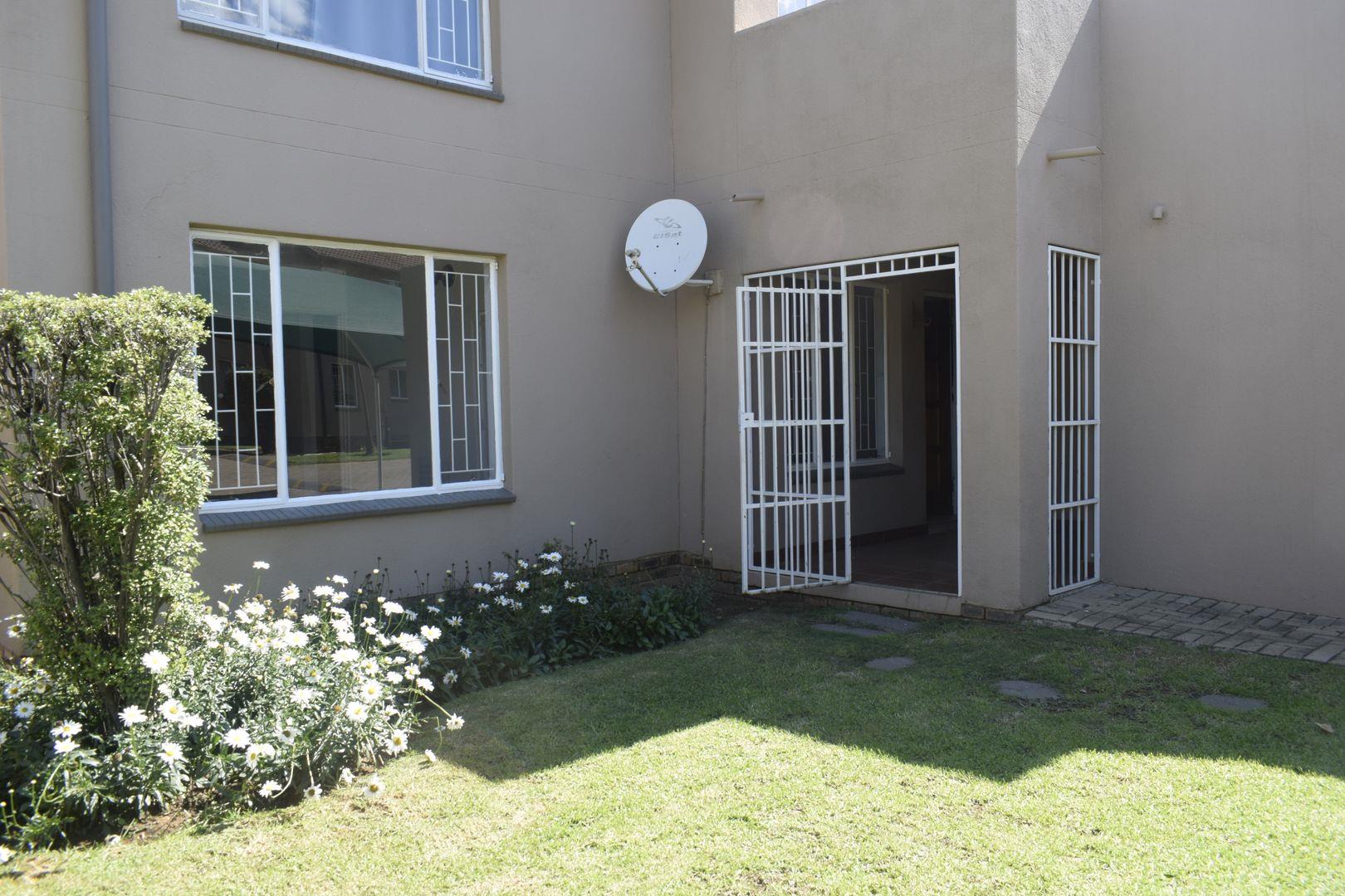 2 Bedroom Apartment / flat for sale in Beyers Park P24113922069