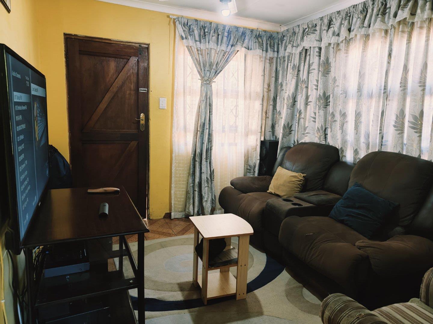 3 Bedroom House for sale in Aquadene P24113923169