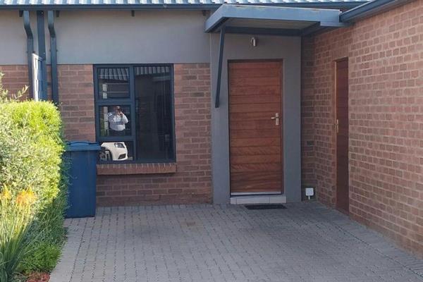 You can be the very proud owner of this lovely, safe 3 bedroom townhouse in Montana, Pretoria
With the best of modern finishes, the ...