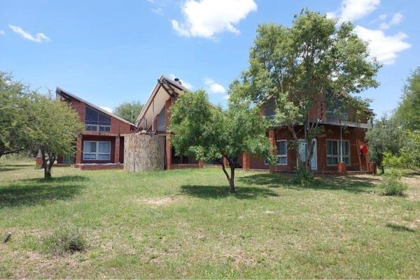 This elegantly designed house nestled in a natural bush setting offers a harmonious blend of modern comfort and rustic charm. ...