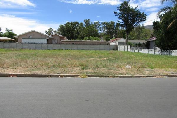 This large corner plot, nestled in a well-estableshed suburb, provides an ideal canvas ...