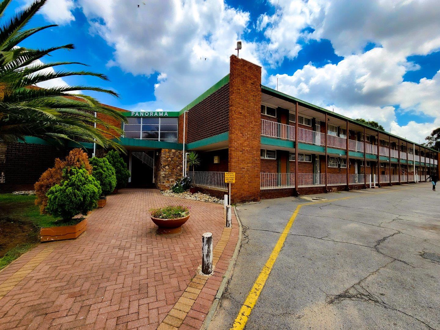 2 Bedroom Apartment / flat for sale in Greenhills 1 Panorama Hof / 19 Convent Road P24113926568