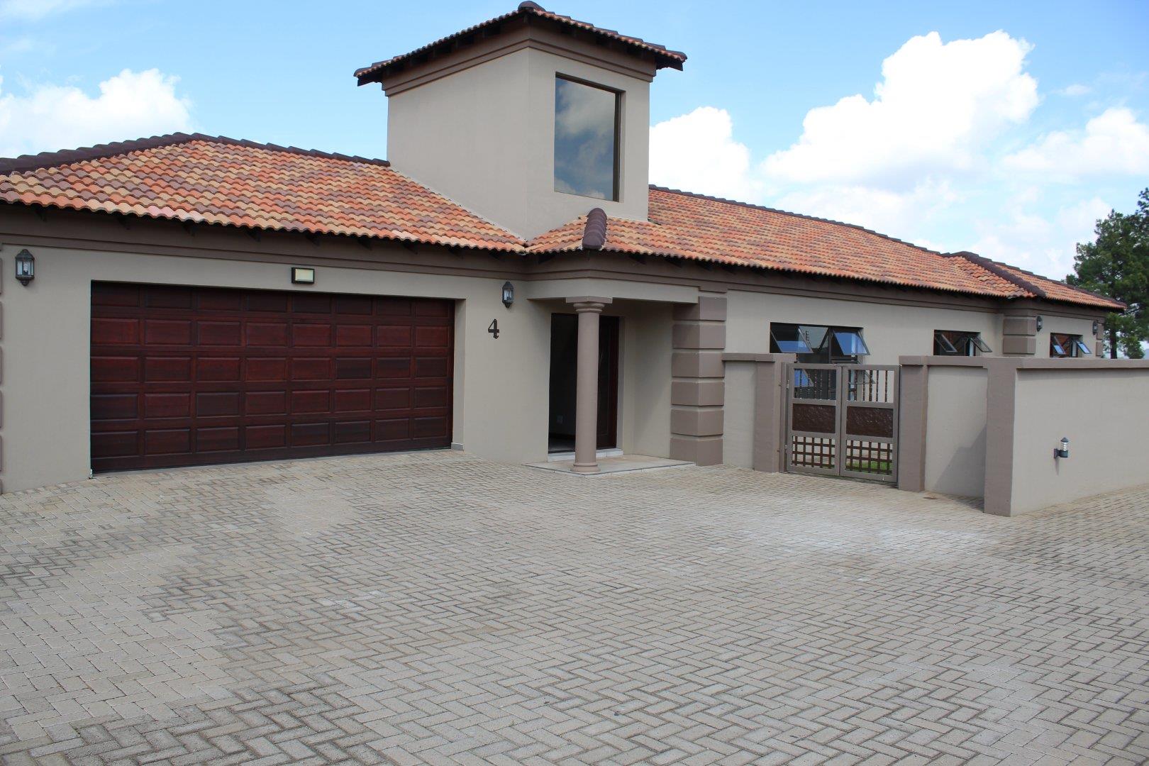 3 Bedroom House for sale in Riversdale - P24-113926946