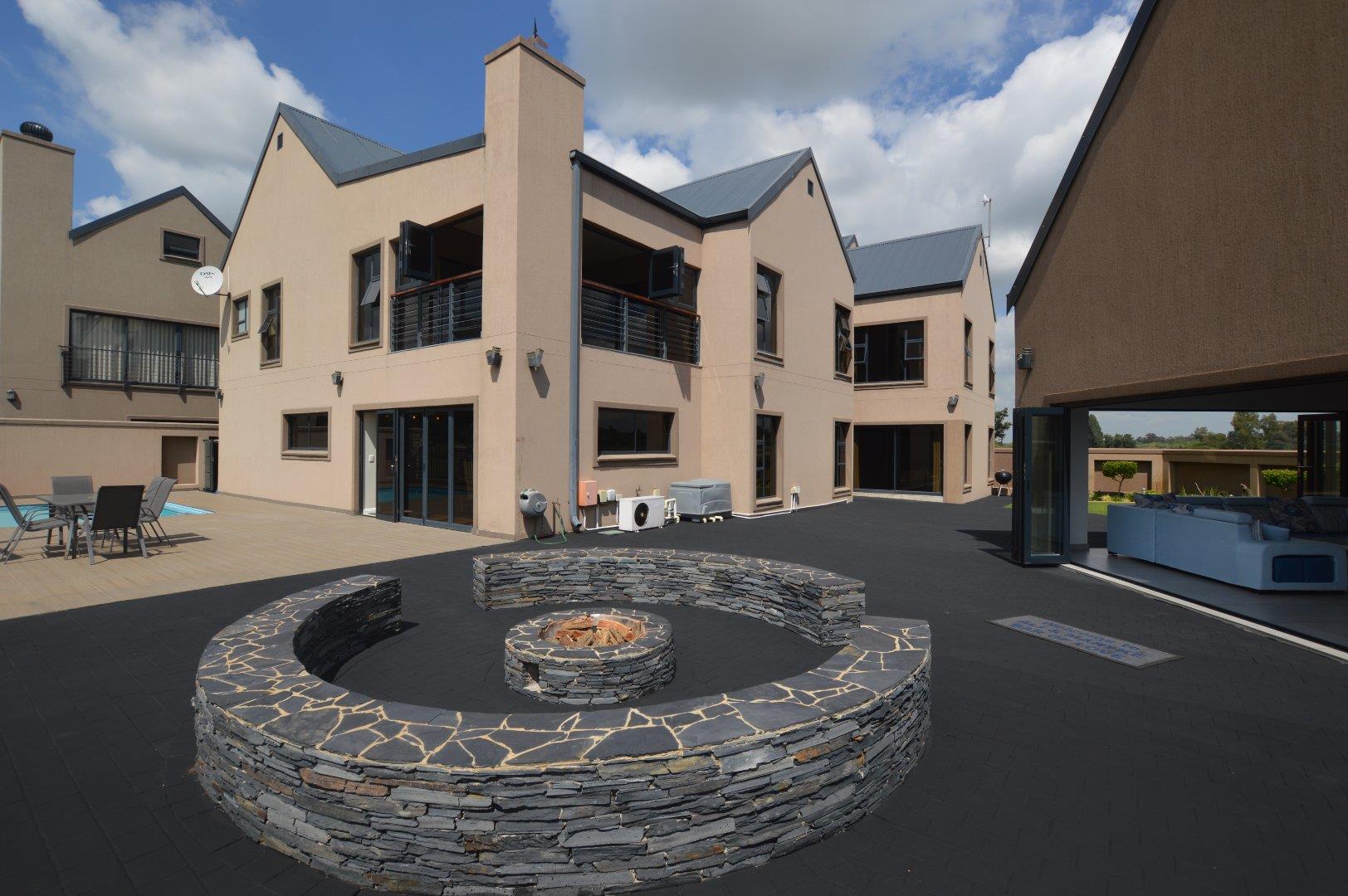 5 Bedroom House for sale in Heron Banks Golf Estate P24113927938