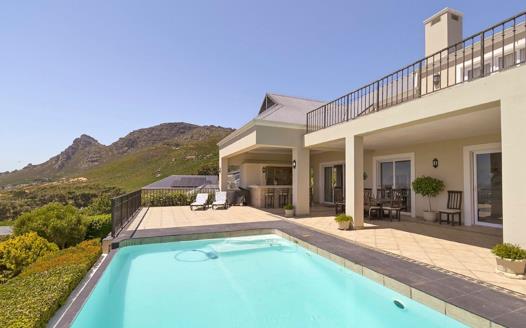 4 Bedroom House for sale in Tokai