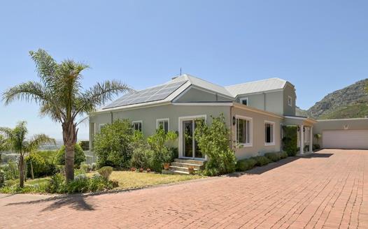 4 Bedroom House for sale in Silwersteen Estate