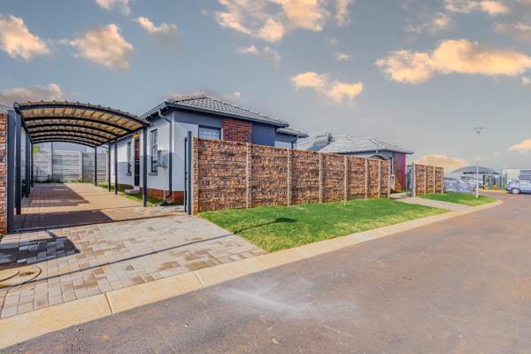 This 3-bedroom gem sits proudly in the heart of Johannesburg South, reaching out with welcoming arms to residents and investors ...