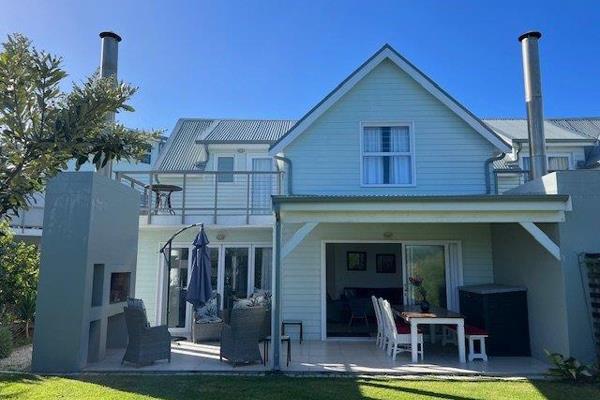 Availability 
1 September 2024 - 31 October 2024 R2800 per day
29 December 2024 - 15 January 2025 R4500 per day

A lovely 3 ...