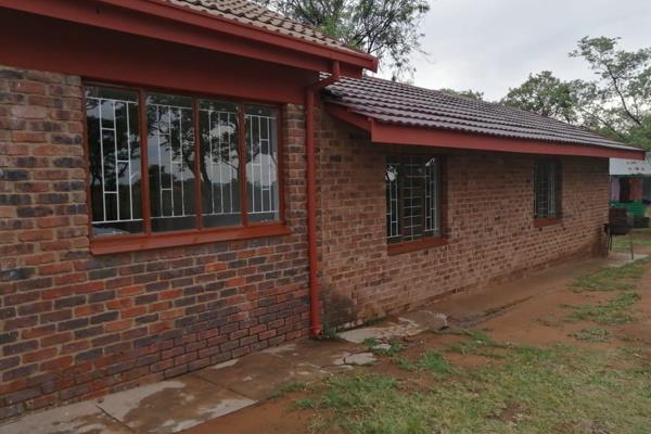 3 Bedroom house for sale
This 3 bedroom house is situated in the district of Vaalwater near Nylstroom.
The property consists of the ...