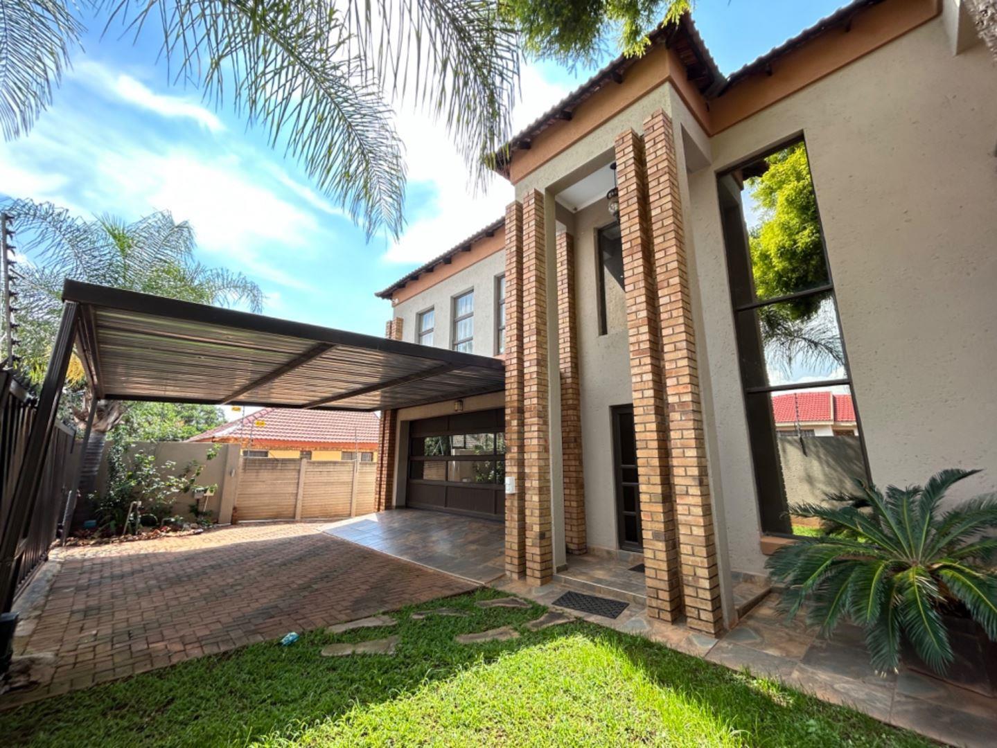 5 Bedroom House for sale in Flora Park P24113935549