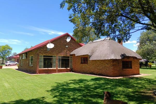 EXCLUSIVE MANDATE

This beautiful modern plot in Benoni AH is the perfect home for a big family and offers Agricultural zoning. ...