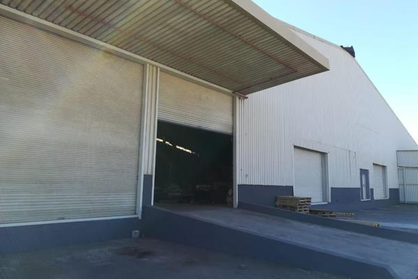 Spacious warehouse measuring 8,966sqm situated on a 13,000sqm stand offering multiple ...