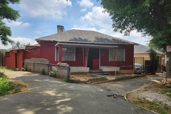 Calling out all potential buyers and investors!!

This property is ideal for a family, is located in Turffontein close to Turffontein ...