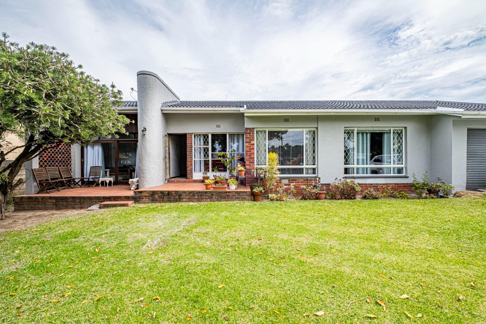 Francis Evatt Park Property Property and houses for sale in Francis