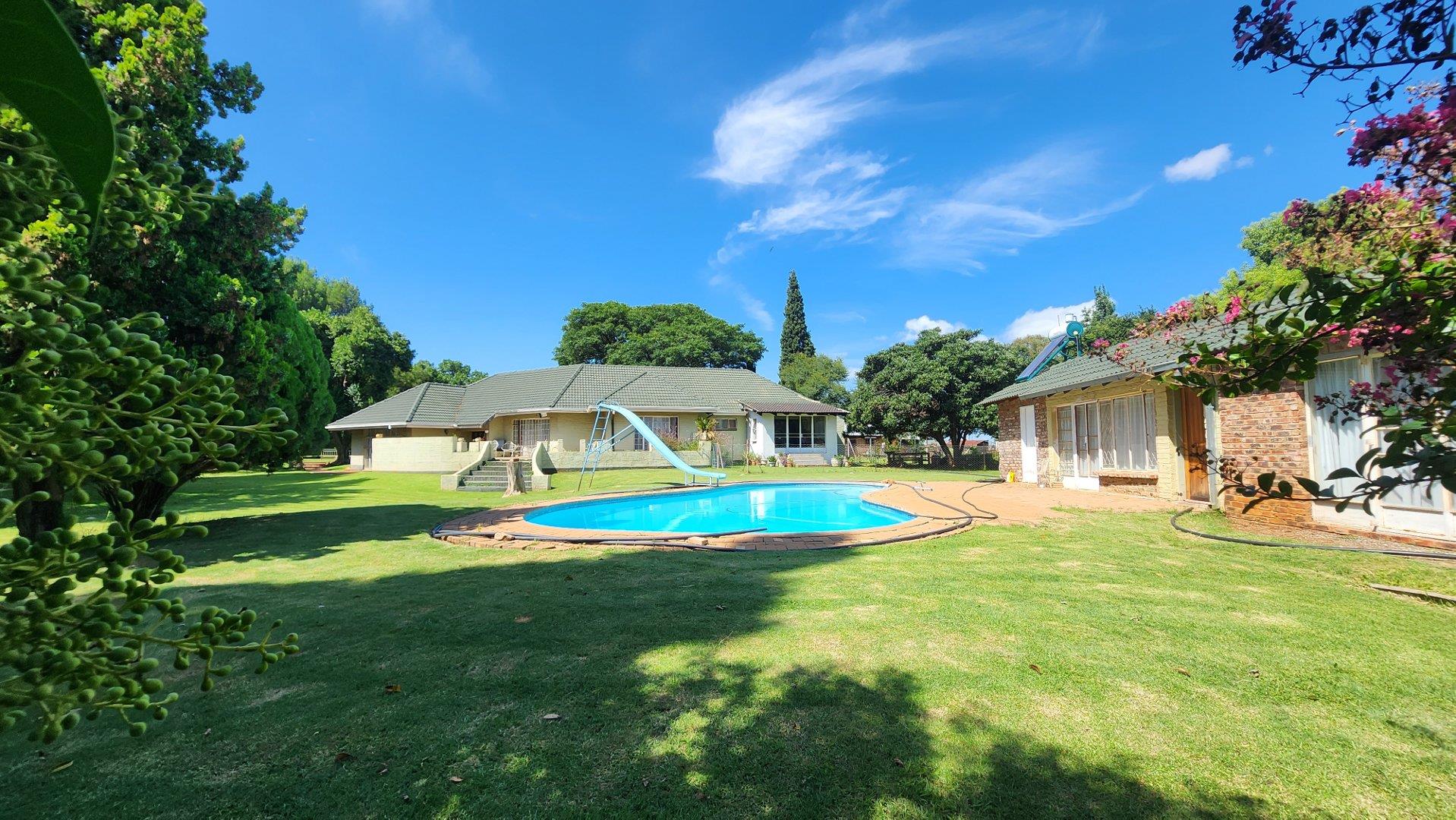 Farm for sale in Potchefstroom Rural - P24-113940187