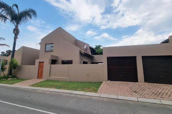 This lovely freestanding cluster is located at Bellairs View, Within walking distance ...