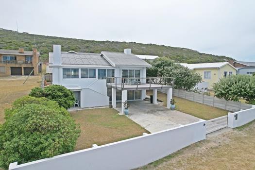 5 Bedroom House for sale in Agulhas