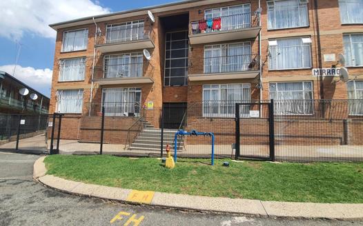 2 Bedroom Apartment / Flat to rent in South Crest