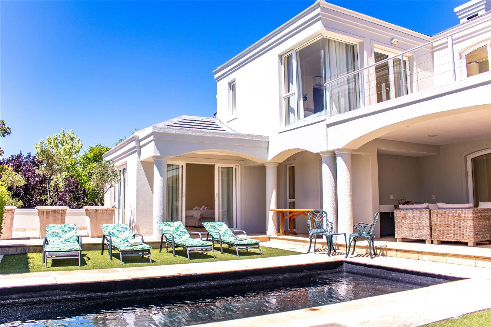 Photo of 5 Bedroom House to rent in Erinvale Golf Estate