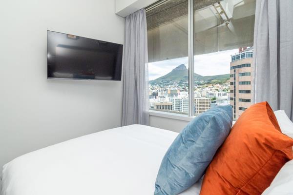 This studio apartment is waiting for its new owner. Located high up in the building with views of Lions Head and Signal Hill. The ...