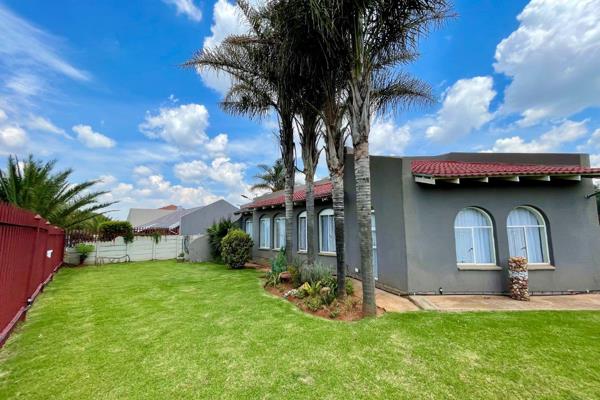 Charming 3 Bedroom Home with Pool and Garden in Randpoort, Randfontein

Discover the allure of this modest yet inviting 3 bedroom, 2 ...