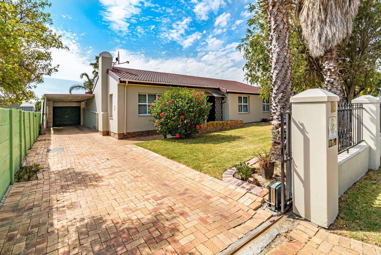 Gordons Bay Central Property Property and houses for sale in Gordons Bay Central