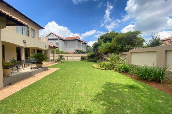 DUAL MANDATE - Welcome to the perfect family home located in one of Pretoria&#39;s prestigious estates. This elegant and spacious ...