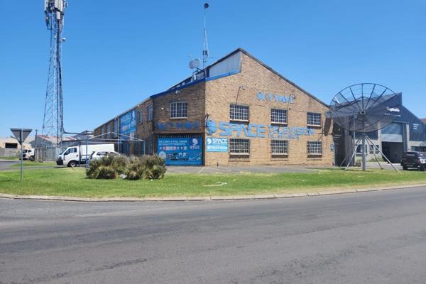 Freestanding corner unit for sale in Brackenfell.

The warehouse features the ...