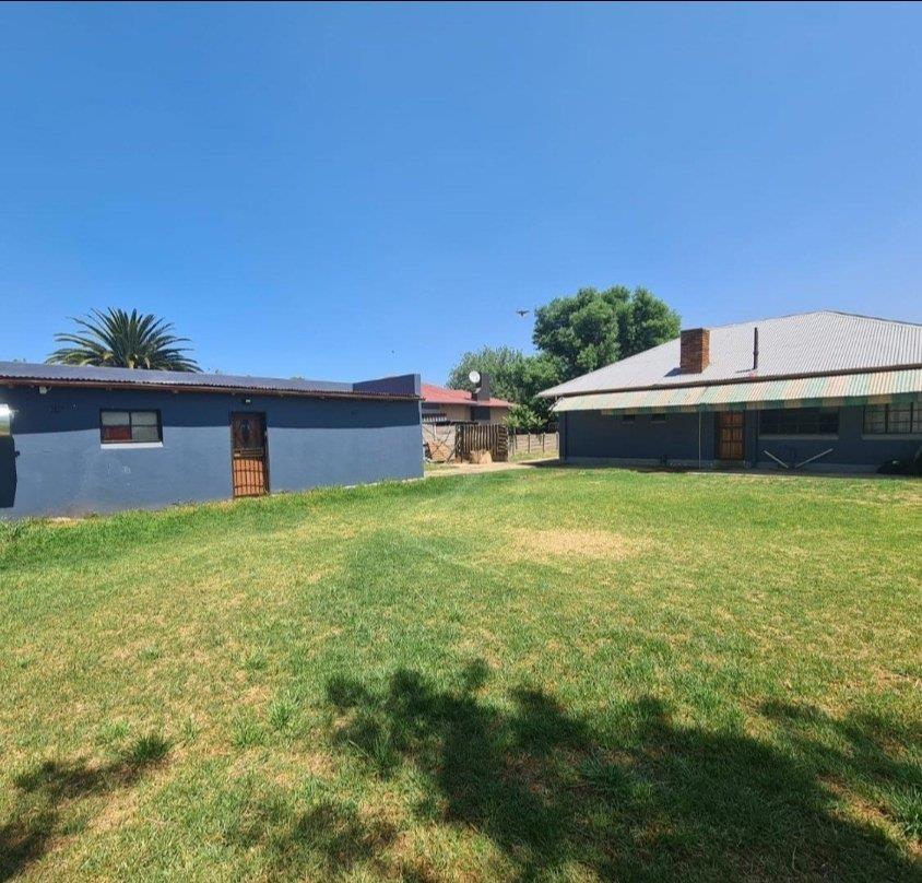 2 Bedroom House for sale in Peacehaven P24113950099