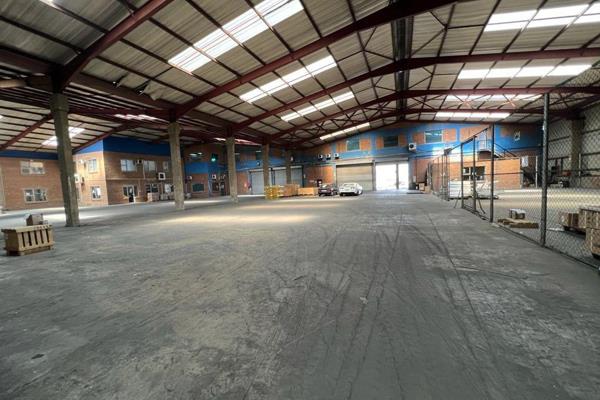 This spacious, large industrial facility measures 8,000sqm available for rent. The ...