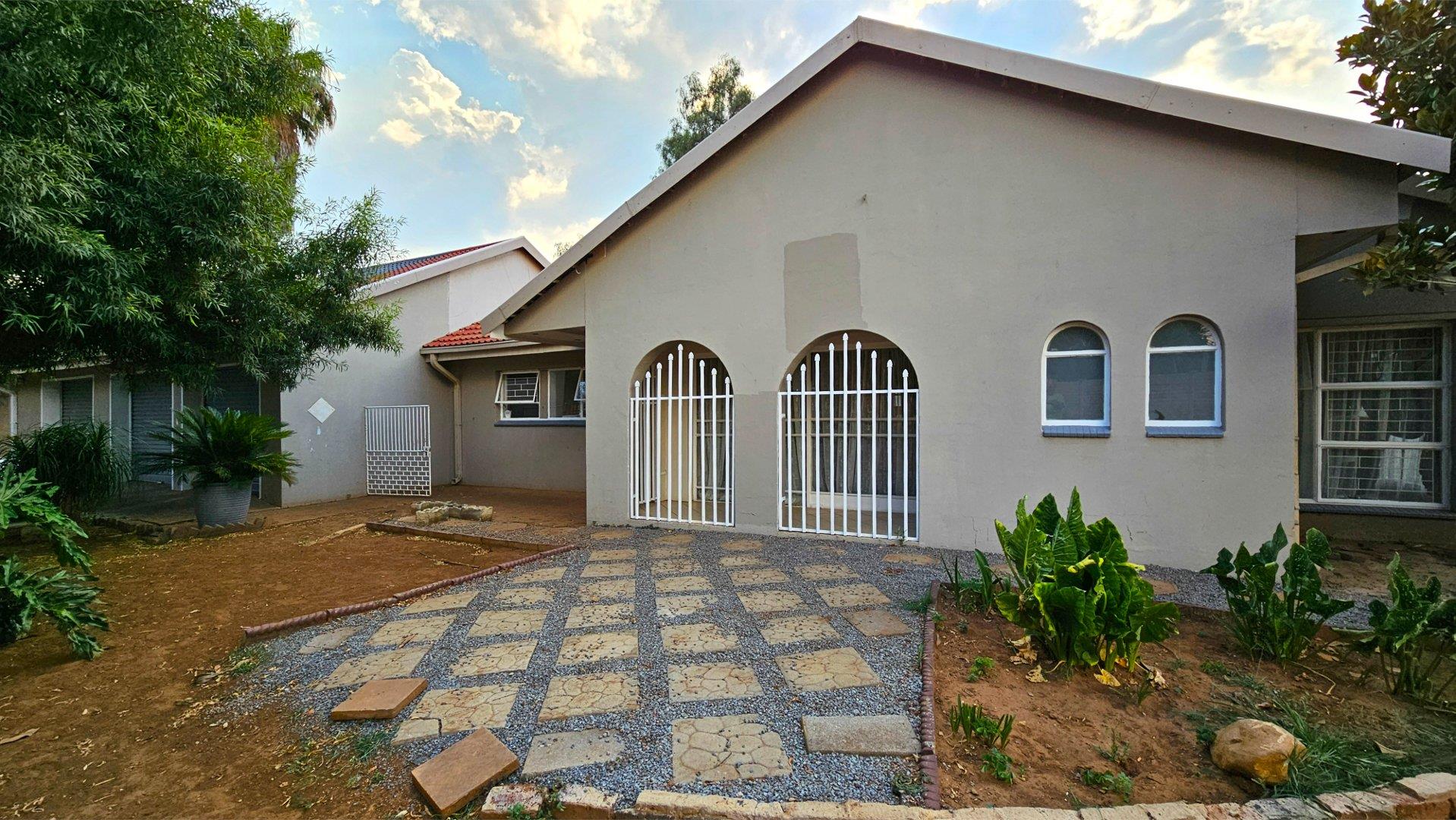Eligwa Estate Property Property and houses for sale in Eligwa Estate
