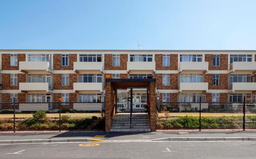 2 Bedroom Apartment / Flat for sale in Strand South