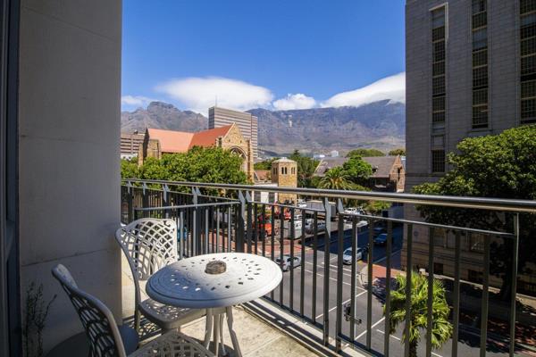 Superb 1 Bedroom apartment and one of only few with a balcony on the Court Chambers section of Mandela Rhodes Place and boasts ...