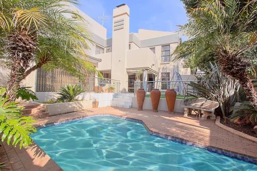 4 Bedroom House for sale in Linksfield