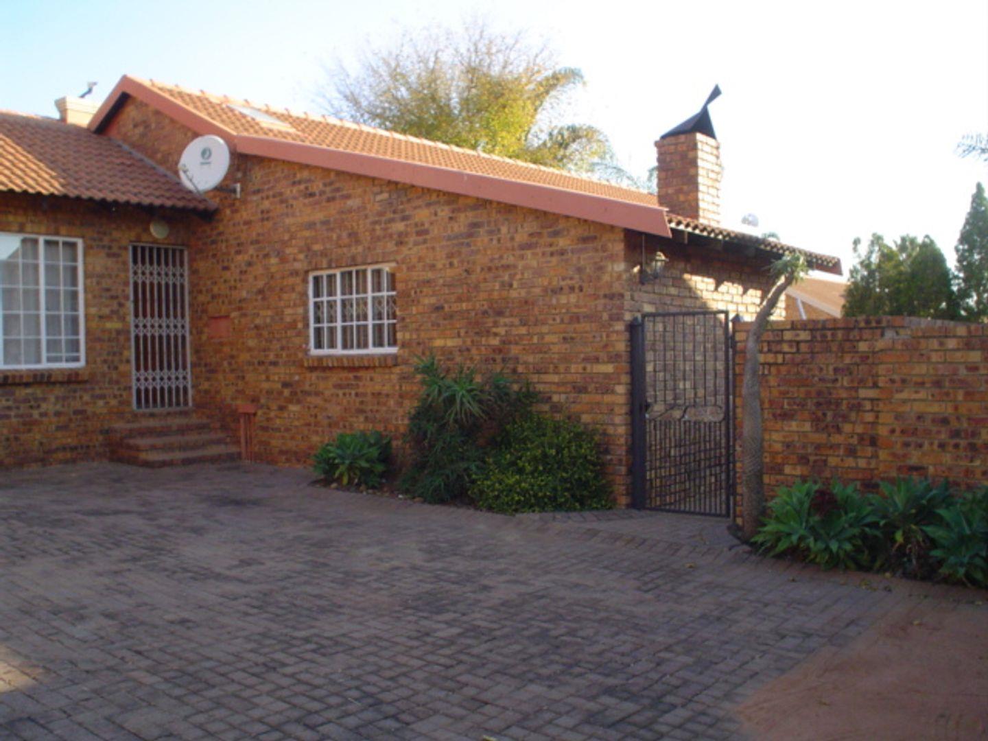 Thatchfield Estate Property Property and houses to rent in