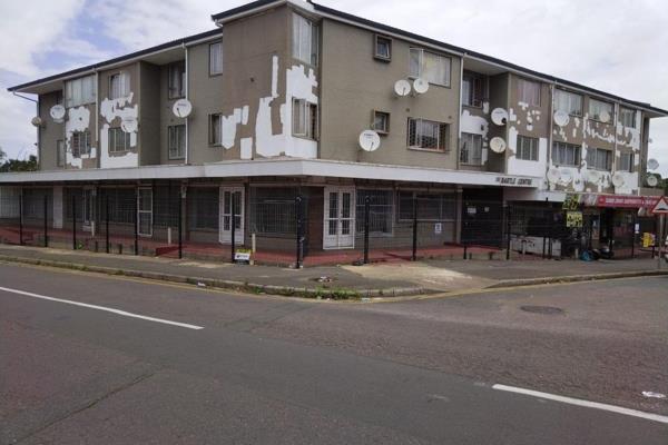 1,5 Bedroom apartment TO LET IN UMBILO

This very spacious apartment consist of

1,5 Bedrooms
1 Bathroom
Separate toilet
Open plan ...