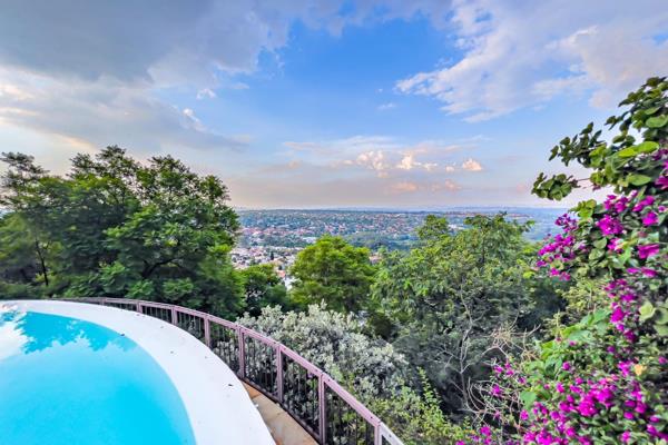 On the slopes of Linksfield Ridge , this 4802 sqm property combines absolute elegance ...