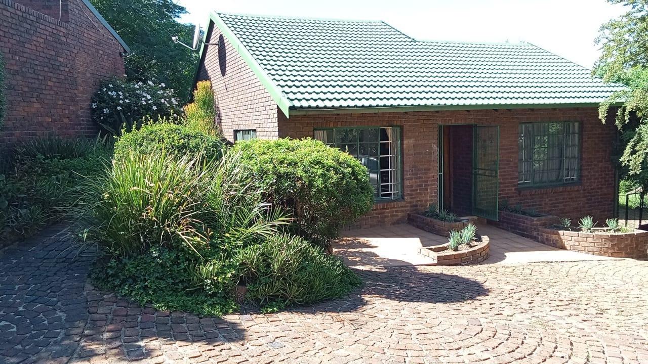 3 Bedroom House for sale in Mulbarton 8 Neetingway Municipal P24
