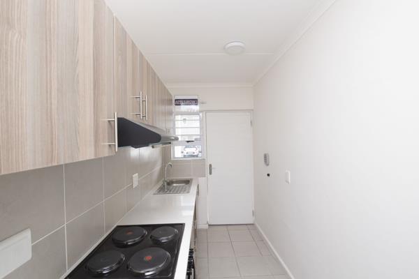 2 Apartments available on first floor

Units:
2 Bedroom units
1 Bathroom – Shower
Open plan kitchen &amp; living area
Built-in ...