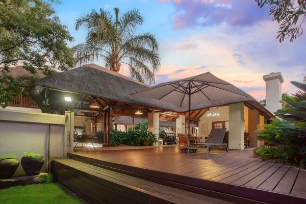 Seller asking R4 300 000, will consider offers from R3 999 000

Magnificent thatch home ...