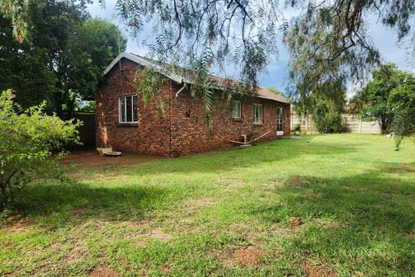 A full cottage is available for rent and features two spacious bedrooms, an open kitchen with a dining room, and a bathroom with a ...