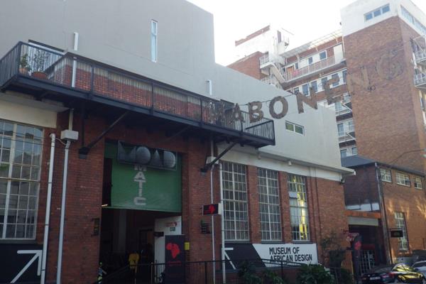 Located in the vibrant and ever-evolving Maboneng precinct, this spacious and modern ...