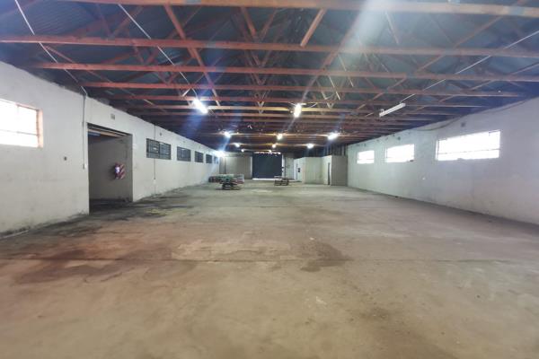 Located in the industrial area of Uraniaville, Klerksdorp, this 500m2 warehouse property is a prime opportunity for businesses in need ...