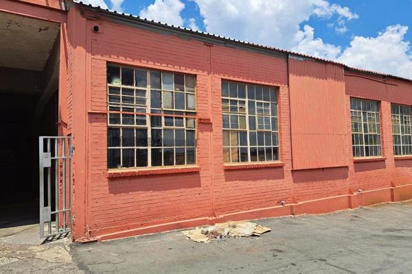 Located in Aeroton, warehouse offers 400sqm of space for lease at R15,500 per month plus ...