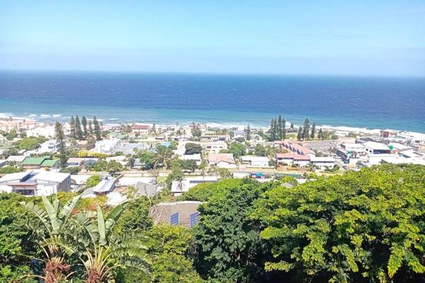 Family Home with Seaviews
Enjoy the panoramic views this family home has to offer.
This freestanding 3 bedroom family home is set in ...